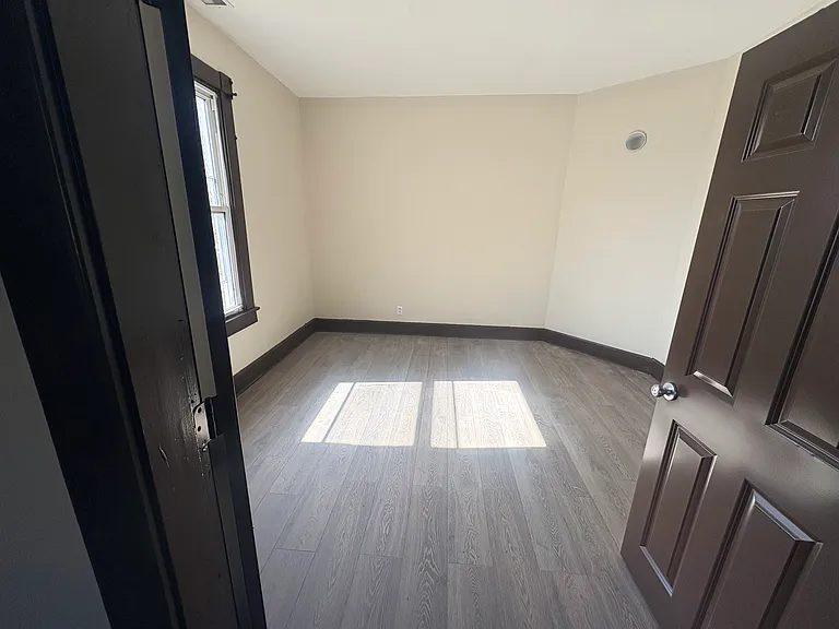 1416 W 21st St — Photo 5