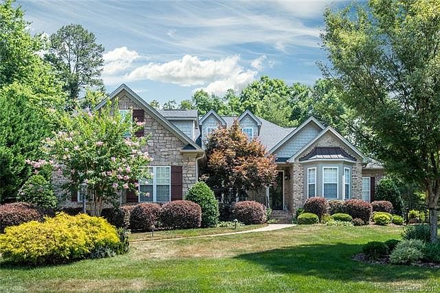 1st image of 6430 Robin Hollow Dr