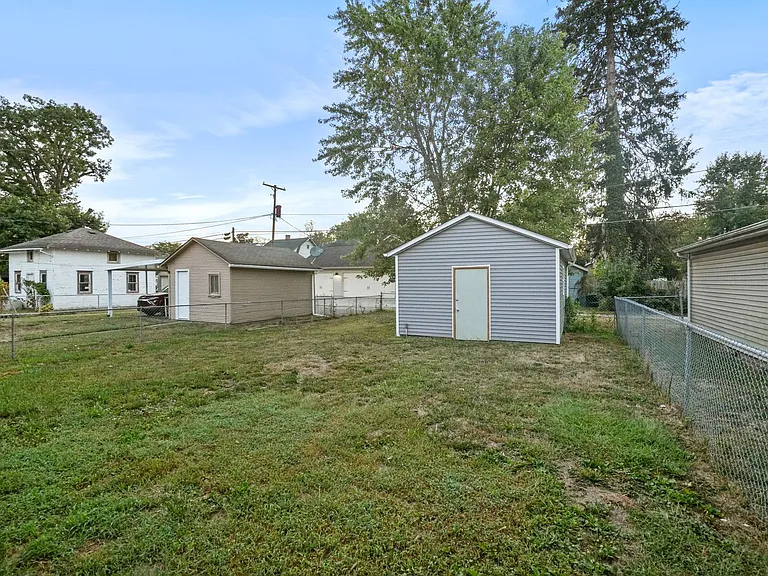 112 Linden Ave — Photo 21