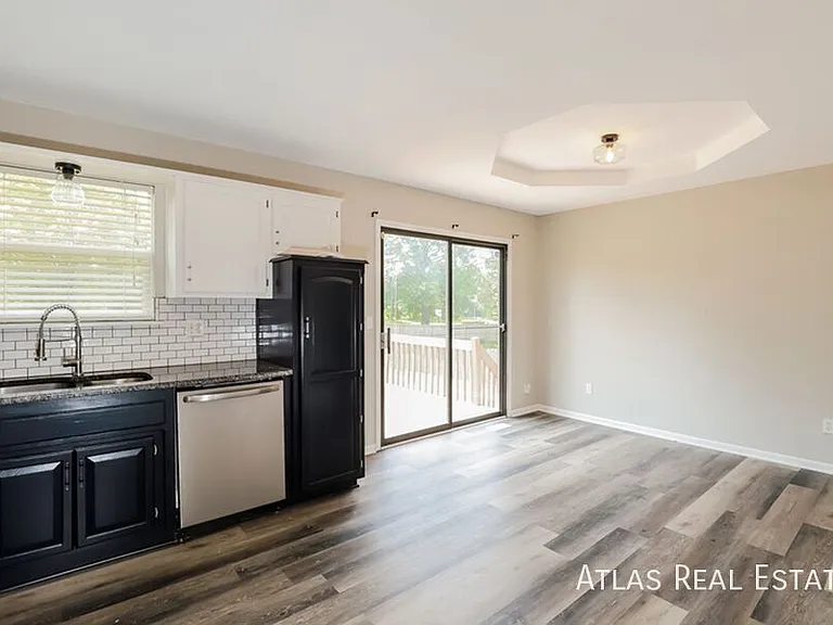 1817 SE 7th St — Photo 5