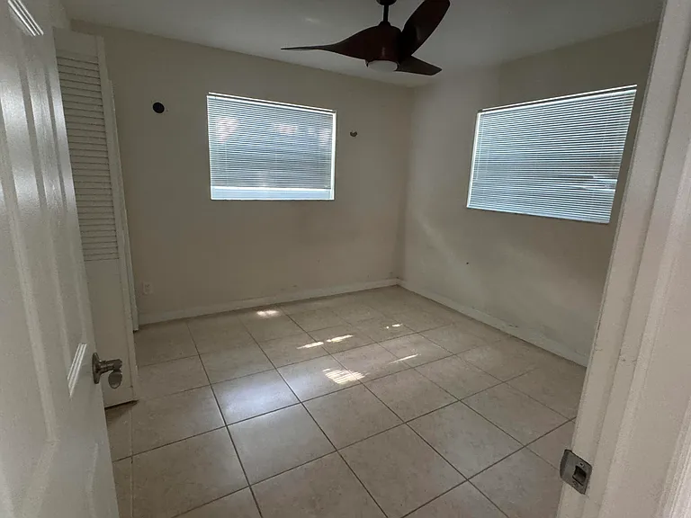 1869 Windsor Dr #1869 — Photo 7