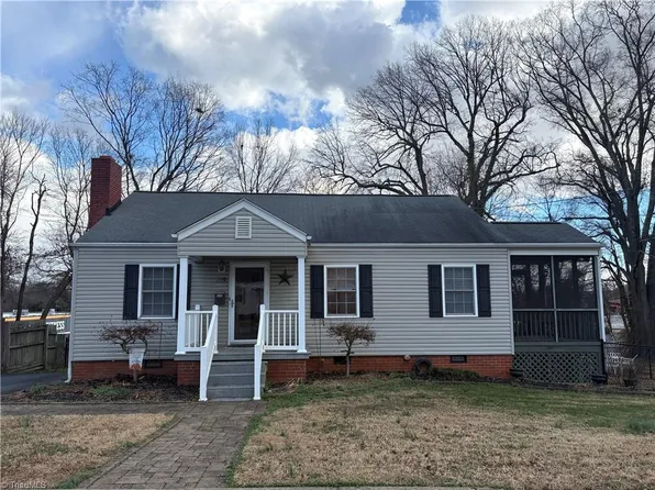 114 W Green Ct, Greensboro, NC 27407