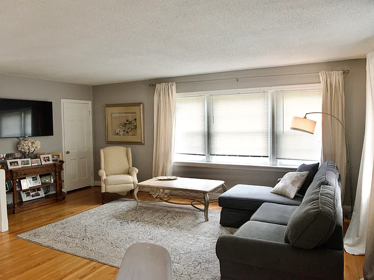 7058 Dartmouth Ave — Photo 1