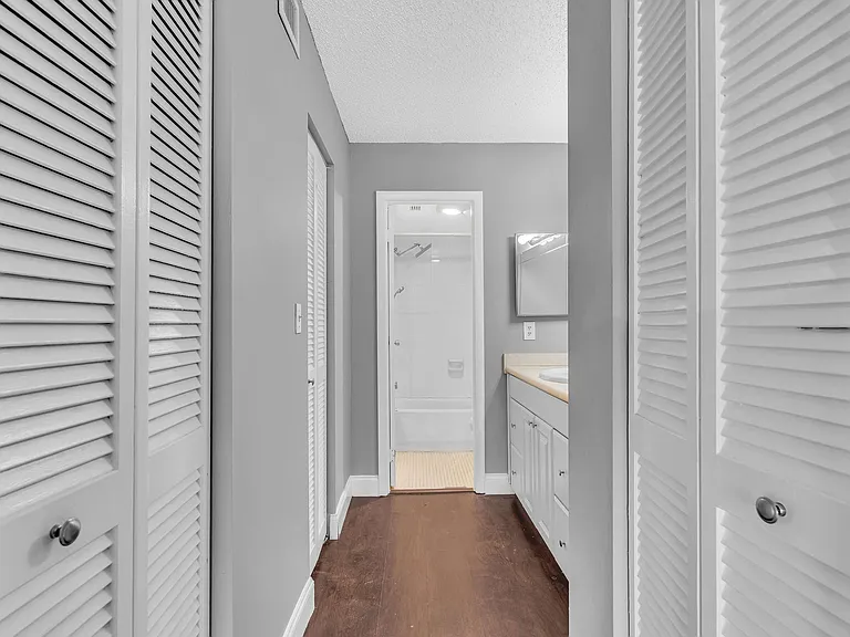 5961 N Falls Circle Dr #309 — Photo 31