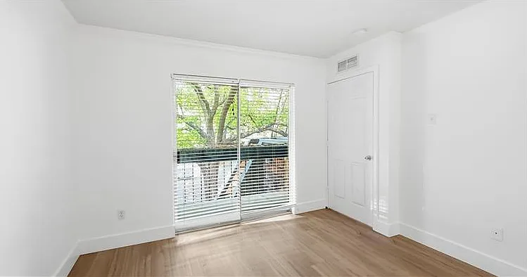 3707 Miles St #9 — Photo 7
