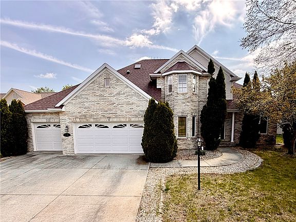 2nd image of 1808 Vale St