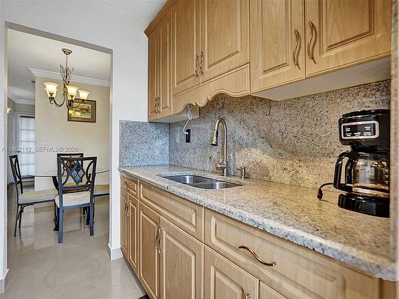3rd image of 16701 NE 13th Ave APT 209