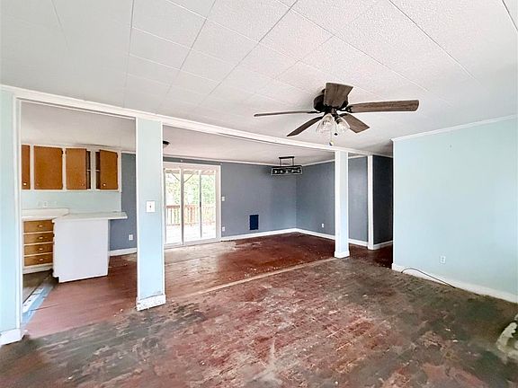 5th image of 405 E 1st Ave