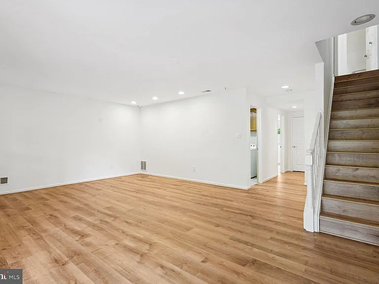 4138 Meadow Field Ct — Photo 18