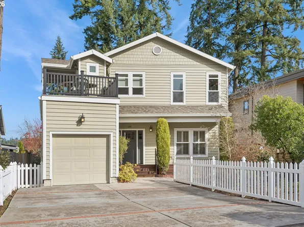 135 Middlecrest Rd, Lake Oswego, OR 97034