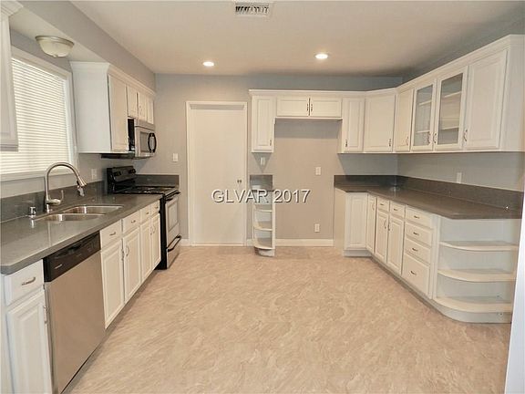5th image of 217 Prince Ln