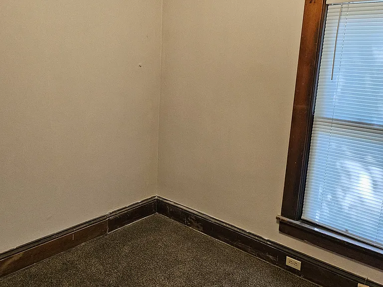633 W Spruce St — Photo 10
