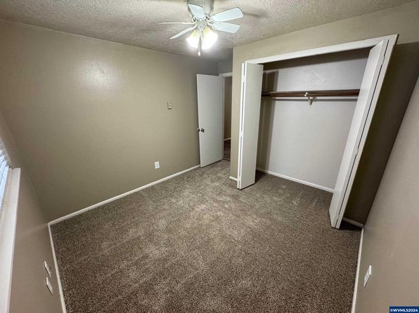 salem-oregon-2092266167 picture