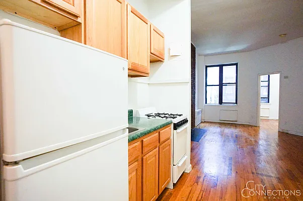 Rented by City Connections Realty | media 18