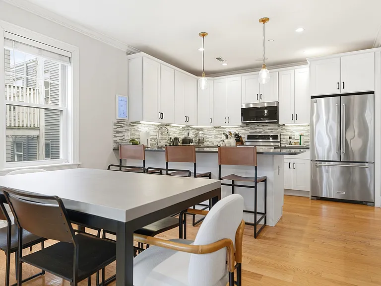 20 Winfield St #2 — Photo 3