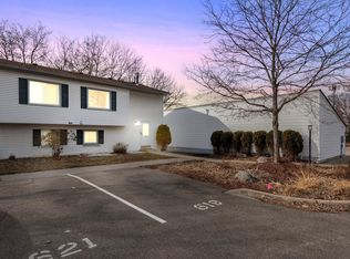 619 E Burnsville Pkwy #57, Burnsville, MN 55337
