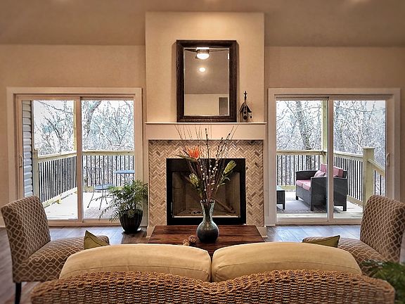 3rd image of 44 Headley Dr