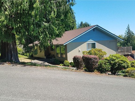 2nd image of 951 N Stephenson Dr