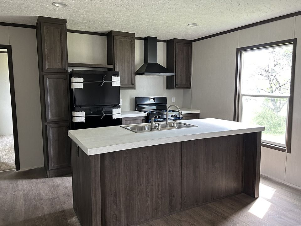 2nd image of 37 Sierra Cir