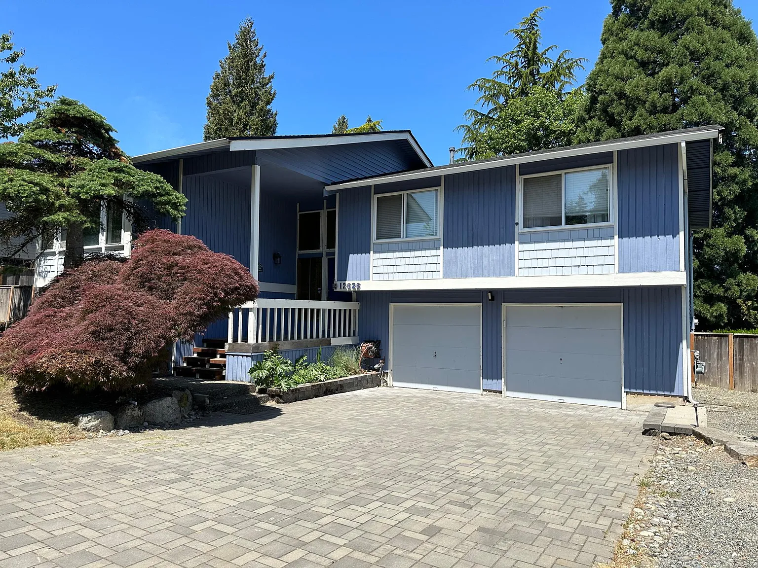 4 bed, 2500 sqft, $3,800 — Photo 1