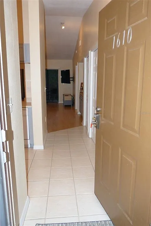 2 bed, 2.0 bath, 1070 sqft, $1,800 — Photo 2