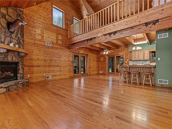 5th image of 17 Farm Ln