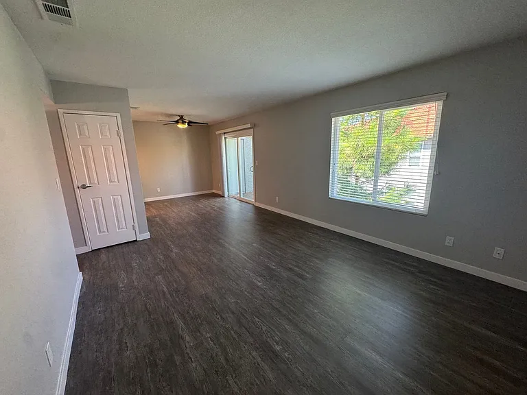 Corona Pointe Resort — Photo 202