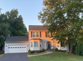 9710 Chapel Oak Dr, Fairfax Station, VA 22039