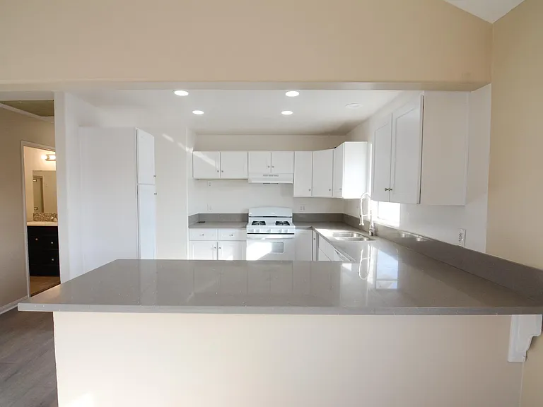 3118 Theresa St — Photo 6