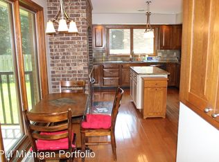 3103 Bluffwood Pl, Saint Joseph, MI 49085