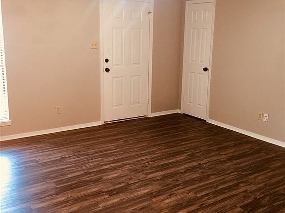 4th image of 102 Red Pheasant Dr