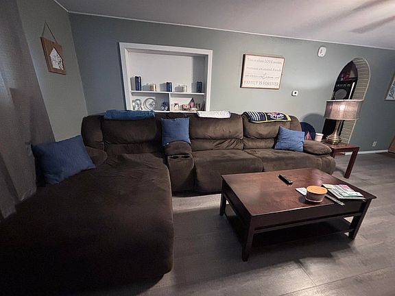 4th image of 16 Woodlawn Ave