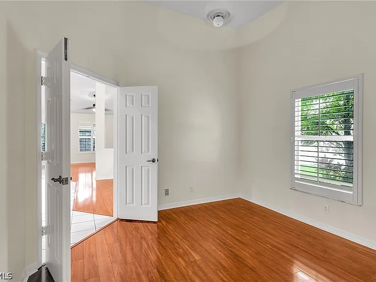 22203 Seashore Cir — Photo 29