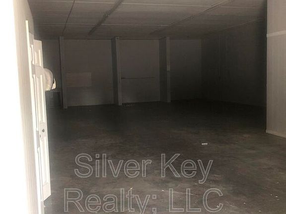 5th image of 819 Howard St