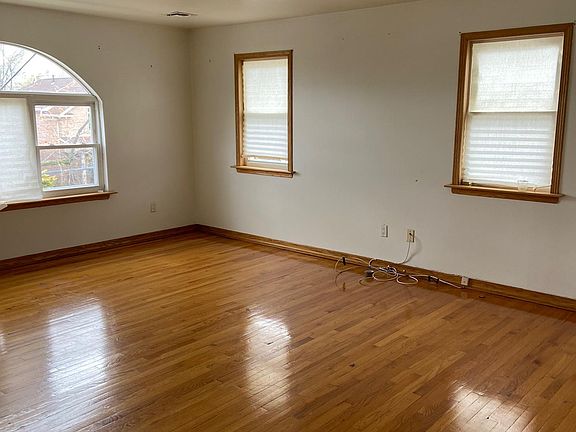 3rd image of 154-00 21st Ave