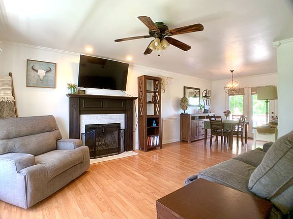5th image of 873 Gordon Pl