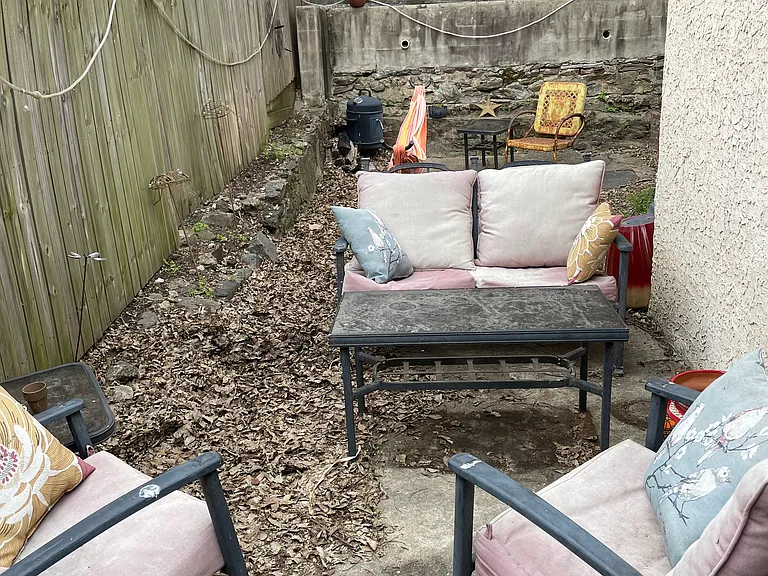446 Krams Ave — Photo 28