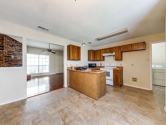 853-w-wintergreen-rd-lancaster-tx-75134-High-Res-2_06062023