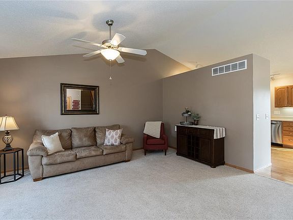 2nd image of 1072 Bay Hill Cir