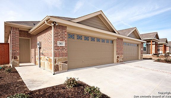 2nd image of 618 & 614 Creekside Circle