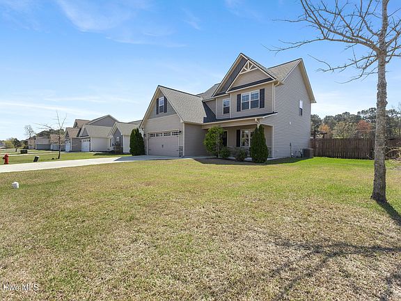 3rd image of 218 Breakwater Drive