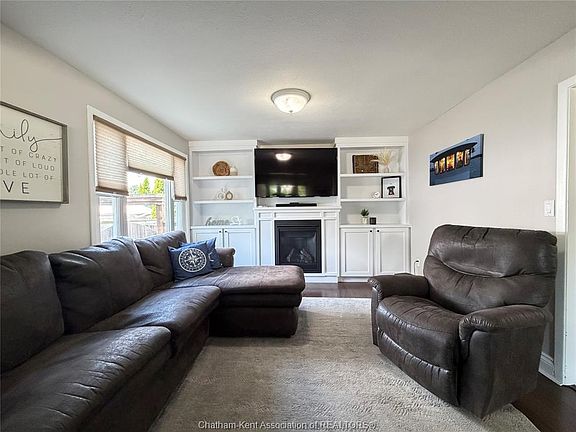 5th image of 466 Princess St