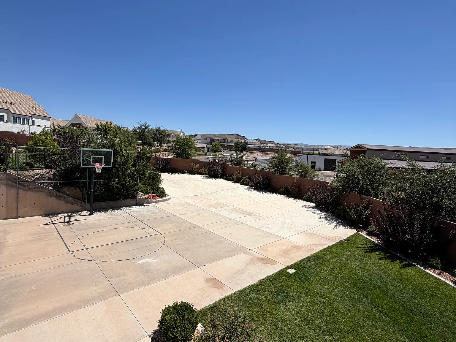 3 bed, 1600 sqft, $3,500 — Photo 2