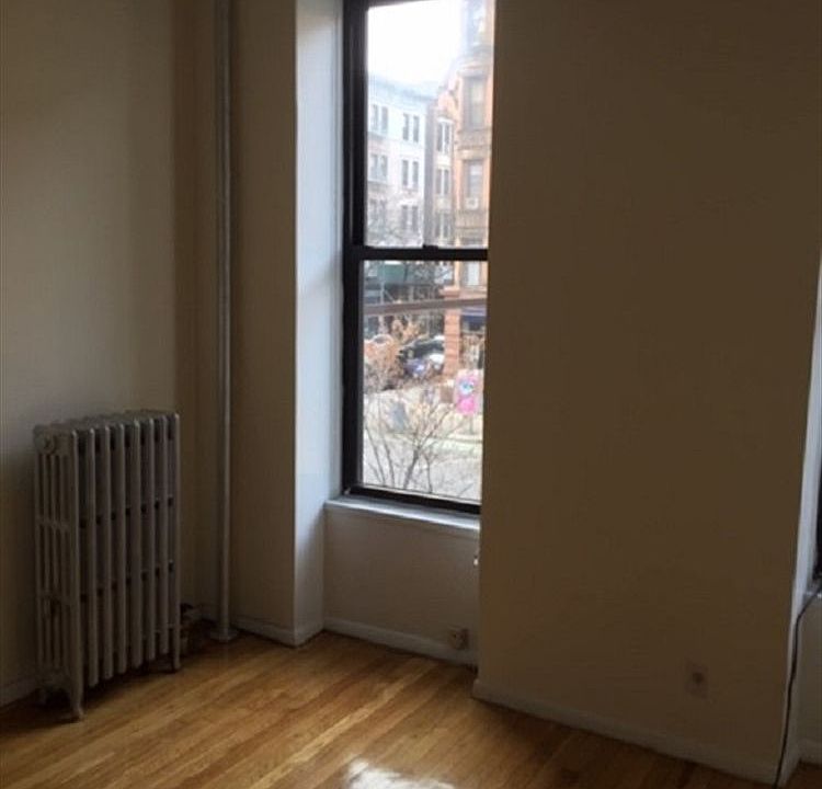 2nd image of 425 Amsterdam Ave APT 3S