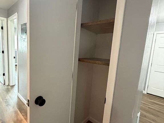 4th image of 430 W Calumet St APT 21