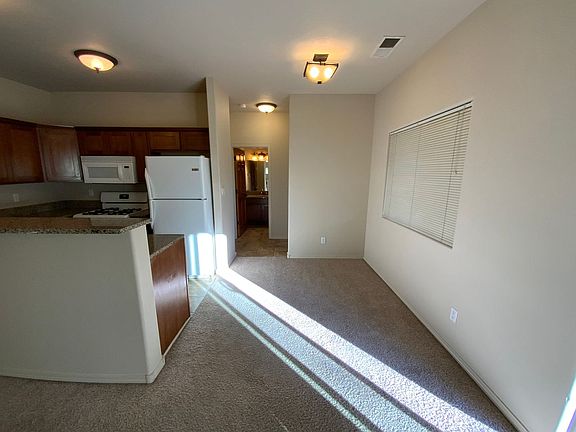 5th image of 701 Benicia Ln SW