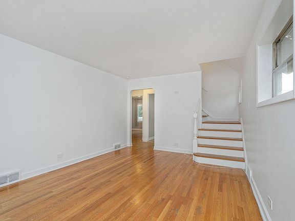 4th image of 1502 Gunderson Ave
