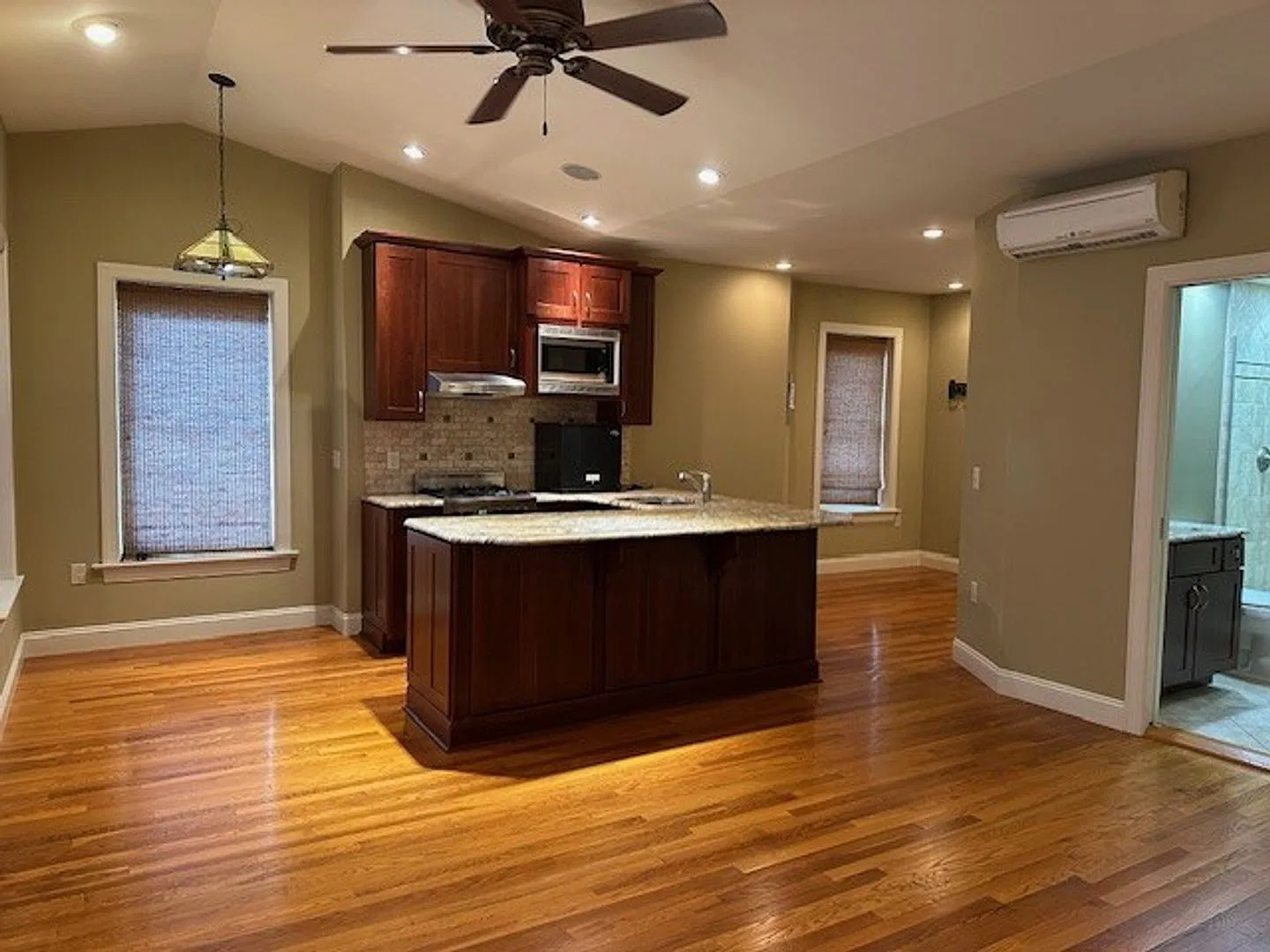3rd Floor Efficiency For Rent In Harrisburg School District — Photo 4