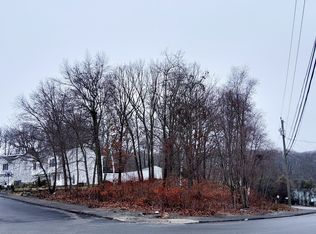 Oakcrest Cir, Waterbury, CT 06708