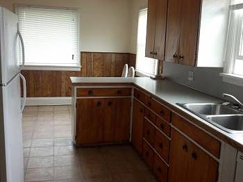 3rd image of 1044 Alder Ave